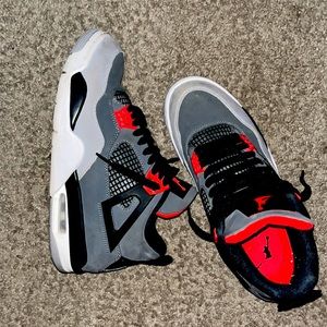 Need money!!! Size 8 I’m still gonna wear them till somebody buys but clean them